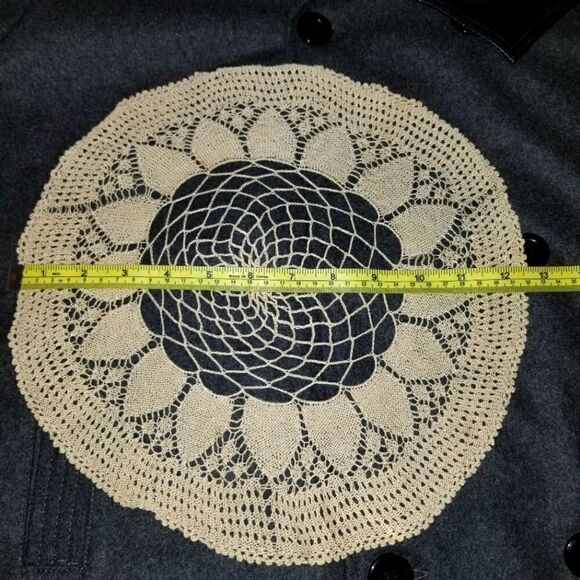 Vintage crocheted doilie 12.5 inches - Picture 2 of 3